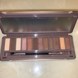 Eyeshadow palette